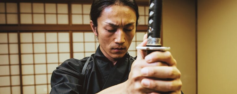 Symbolik und Tradition des Katanas